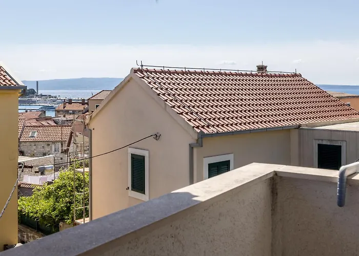 Апартаменти Split Central City Apartment