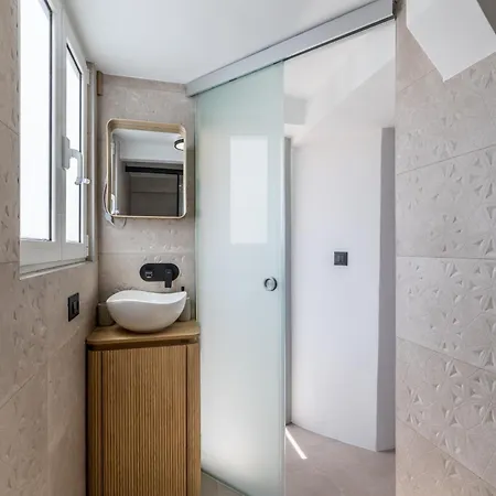 Split Central City Apartment Apartment Split