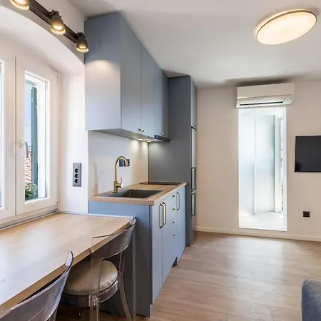 Split Central City Apartment Apartment Split