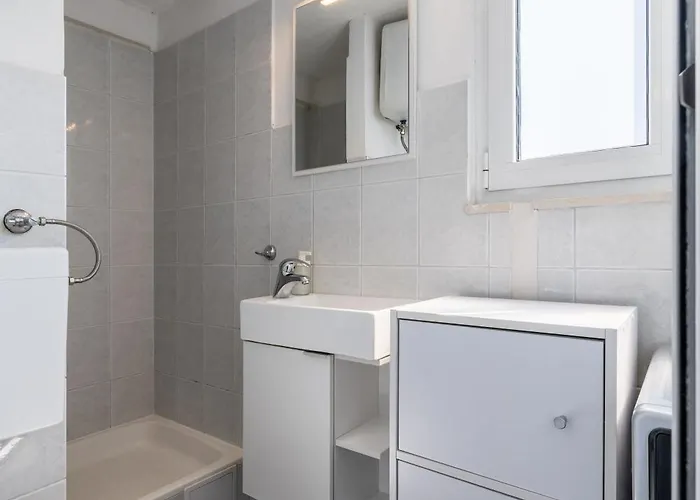 Apartment Split Central City Apartment *